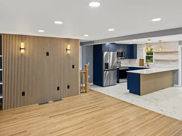 45 Leverett Rd, Amherst, MA 01002