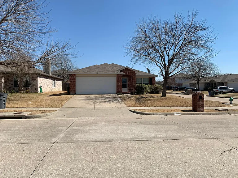 2701 Woodlake Pkwy — Photo 21