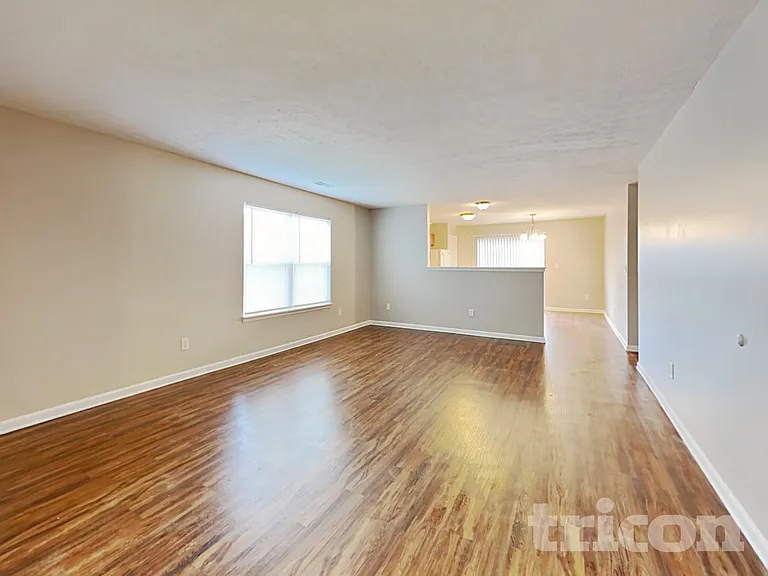 7335 Mosaic Dr — Photo 3