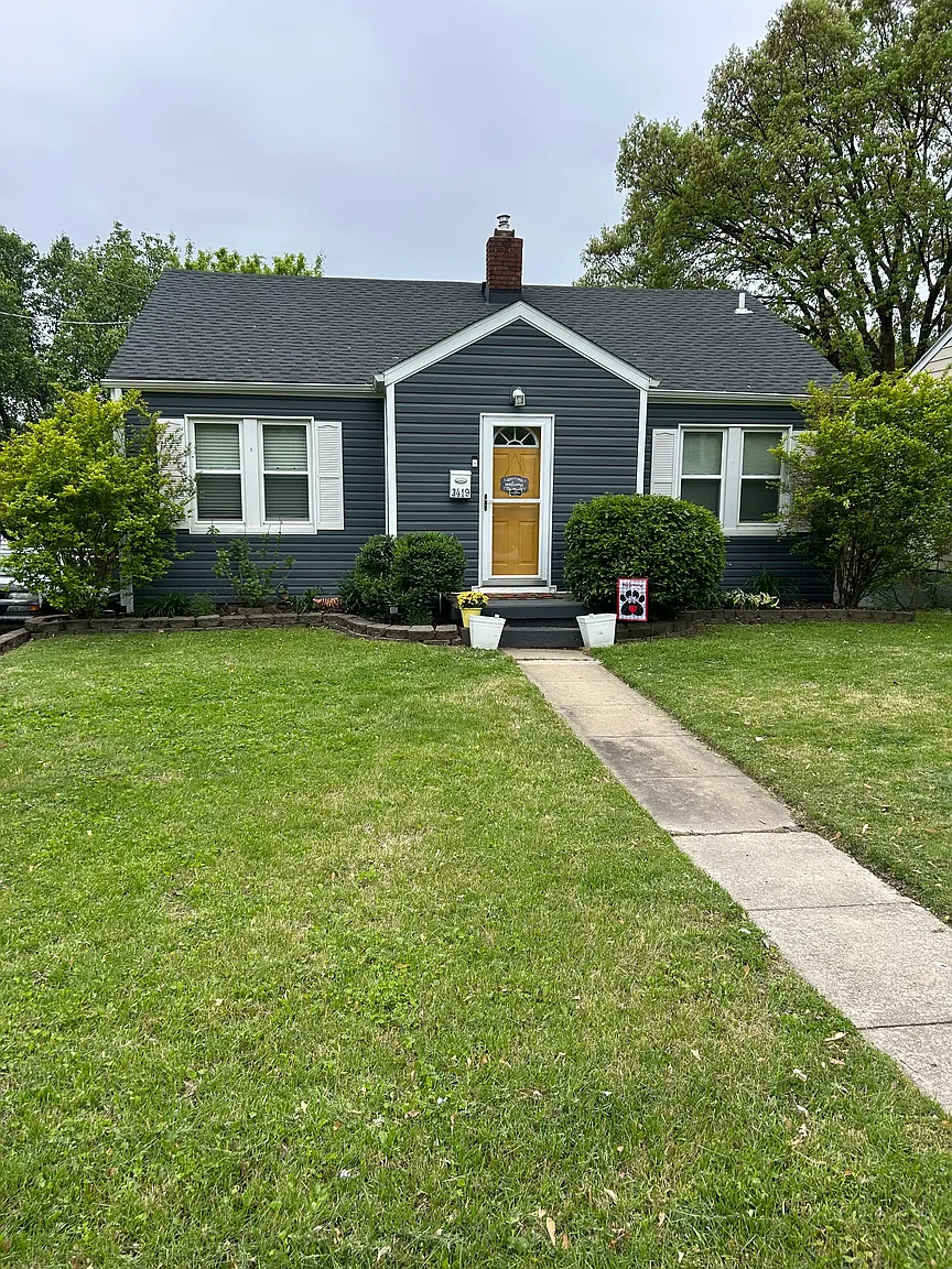 3419 Leo St photo 1
