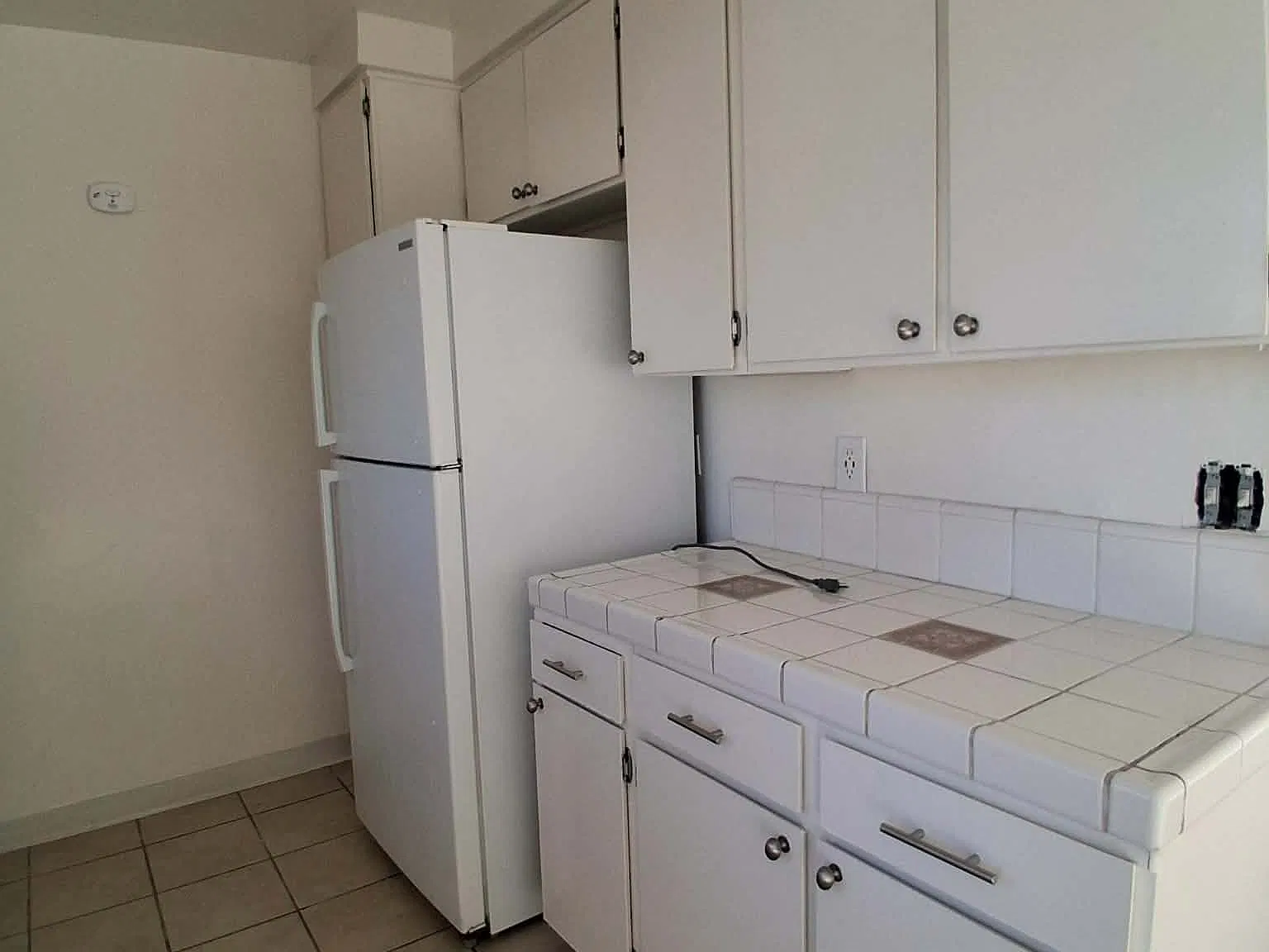 2 bed, 1200 sqft, $2,500 — Photo 2