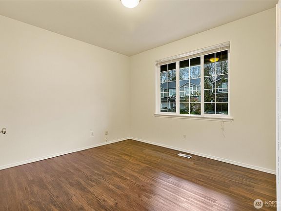5th image of 5923 121st Street SE