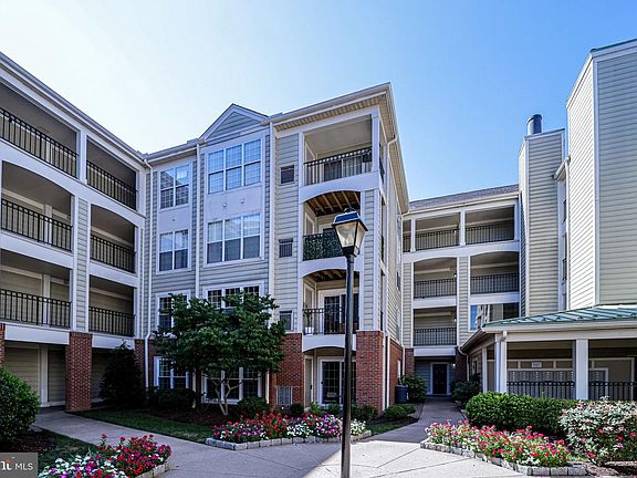3rd image of 1100 Quaker Hill Dr APT 307