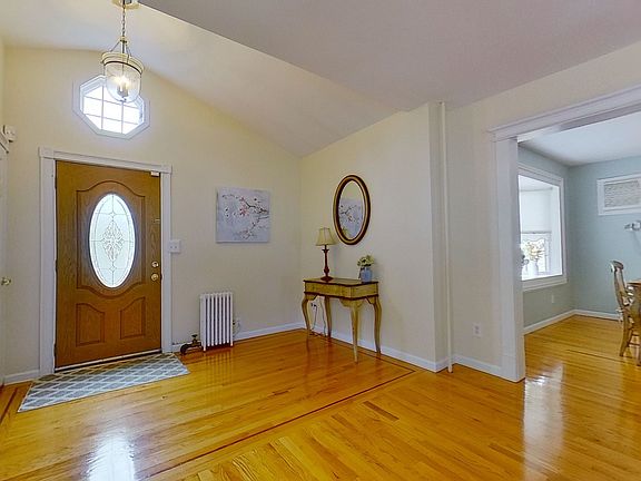 5th image of 107 Ramblewood Ave