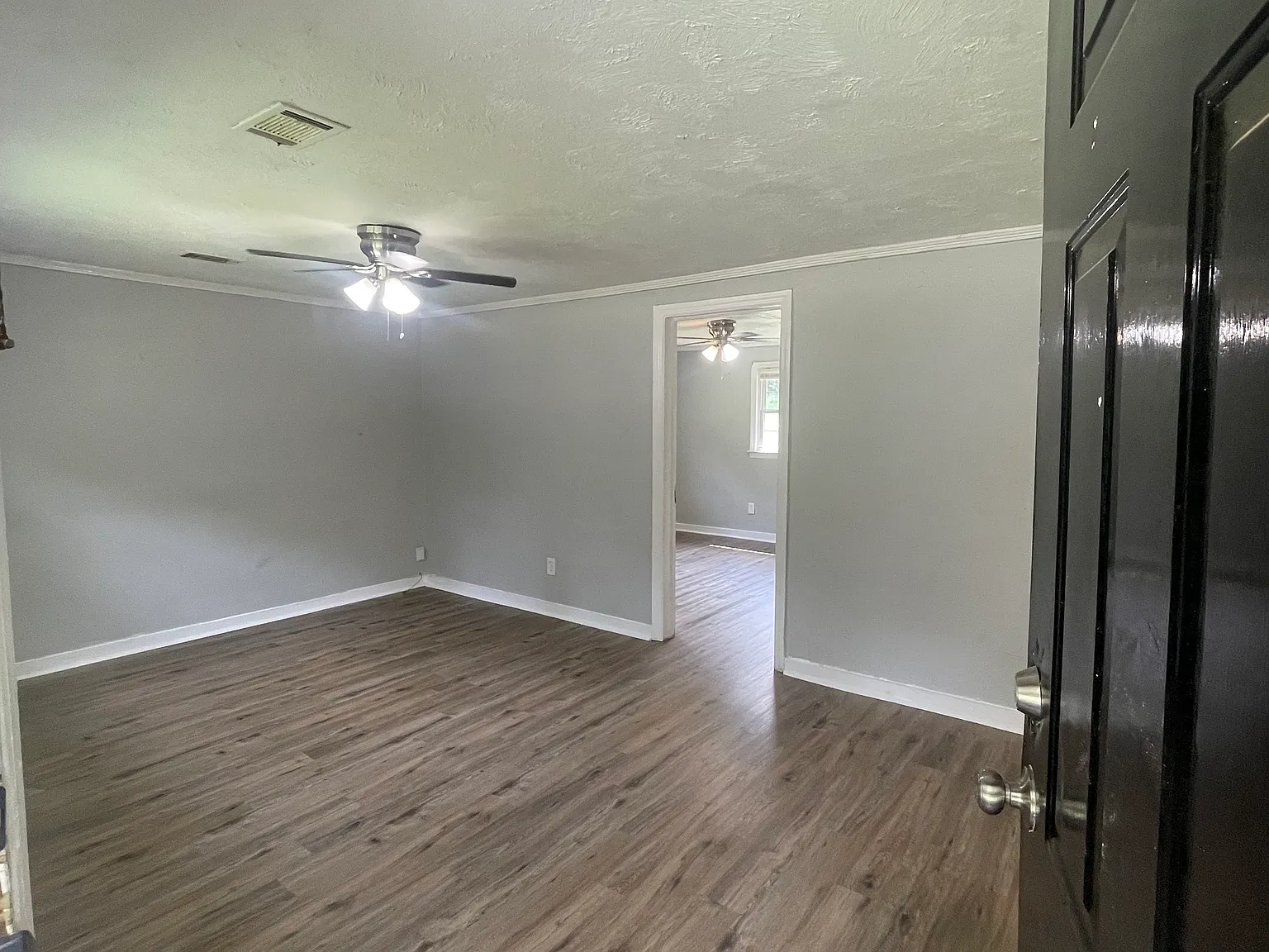 3 bed, 1008 sqft, $1,400 — Photo 2