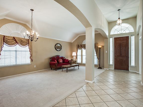 3rd image of 10008 Bradford Grove Dr