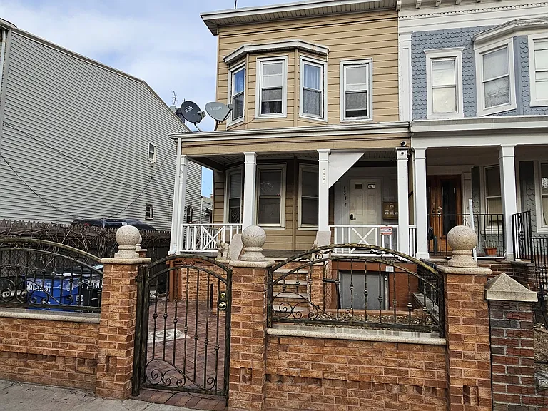 535 E 29th St #2-1 — Photo 12