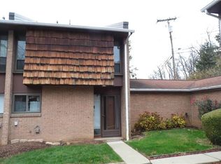 10 Forest Green Dr, Coraopolis, PA 15108