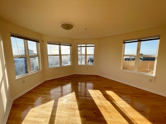 2nd image of 1798 39th Ave APT 201