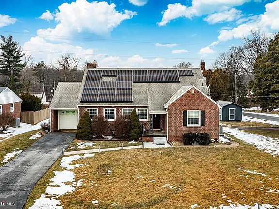 2nd image of 210 Glen Berne Dr