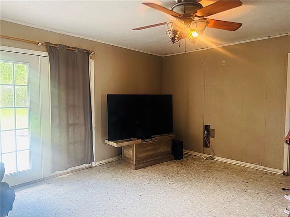 2nd image of 209 Blanco Dr