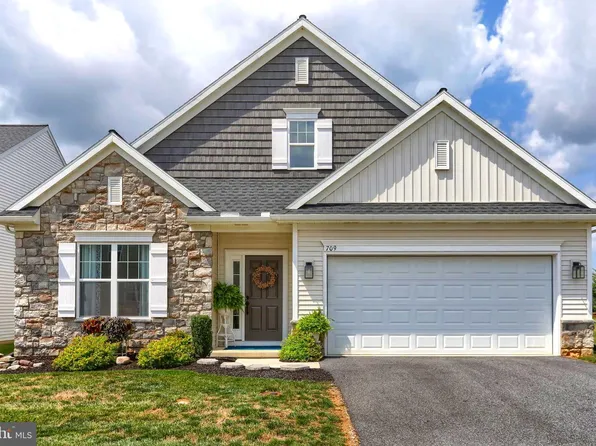 709 Jeffsu Ln, Annville, PA 17003