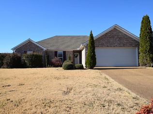 105 Roxbury Dr, Jackson, TN 38305