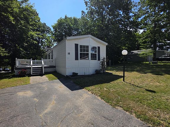 3rd image of 18 Hilltop Court