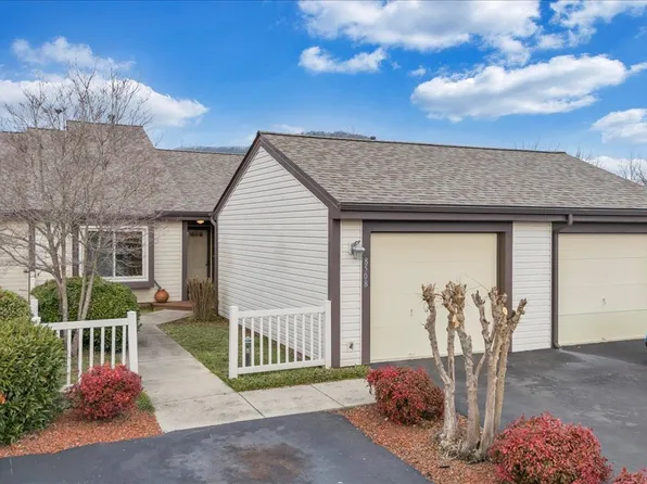 8508 Pinehurst Cir, Roanoke, VA 24019