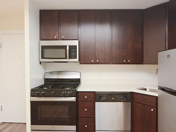 3rd image of 2936 W Palmer St #601