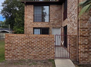 721 Coventry Ln APT V, Florence, SC 29501