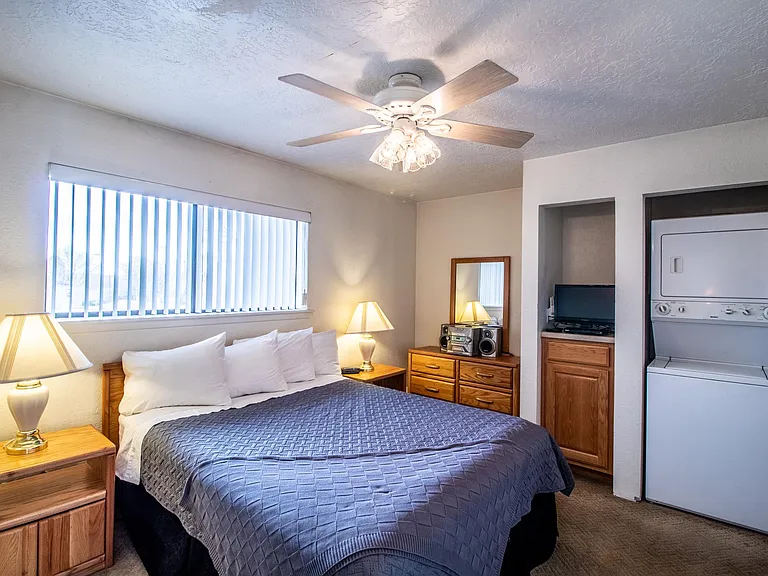 1005 E Navajo St — Photo 20