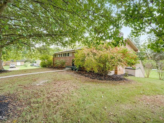 4th image of 149 Elm Ln