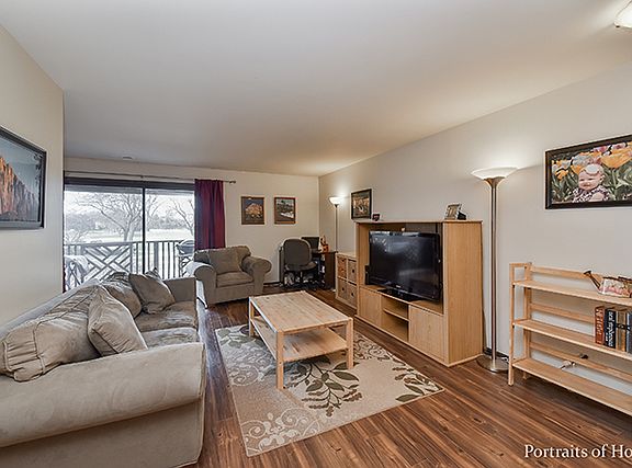 3rd image of 1758 Plymouth Ct APT C