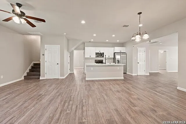 1452 Lakeview Dr — Photo 5