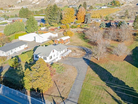 3rd image of 3731 NW Cascade Avenue