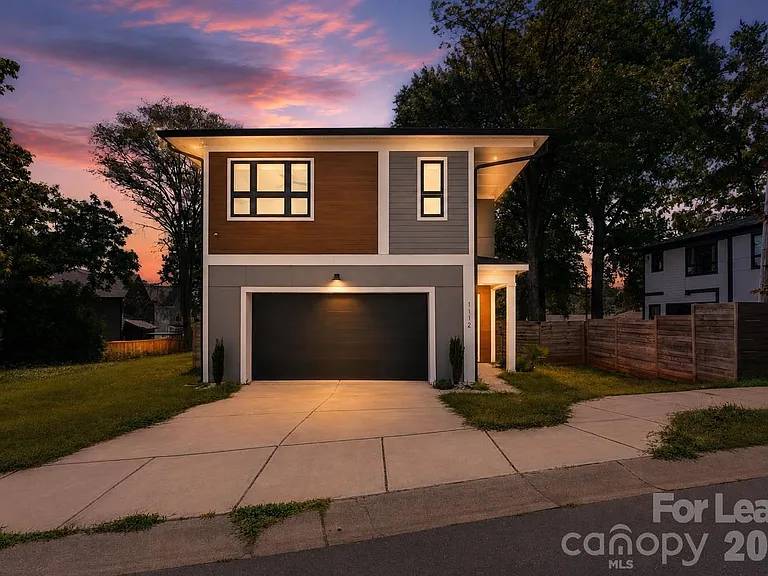 1112 Fairmont St — Photo 1