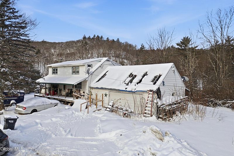2nd image of 106 Kelsey Pond Lane
