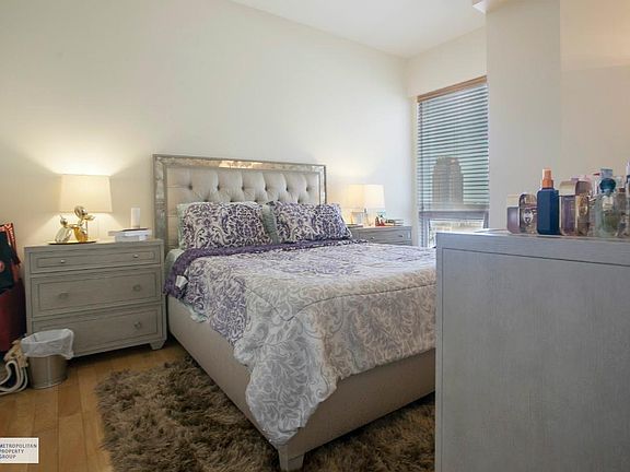 5th image of 350 W 42nd Street 18m #18M