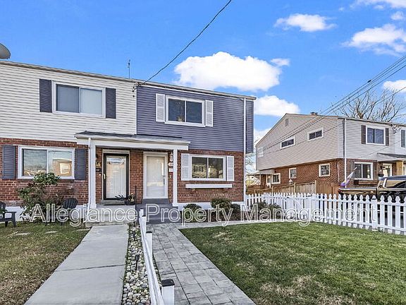 3rd image of 3918 Usher Ave