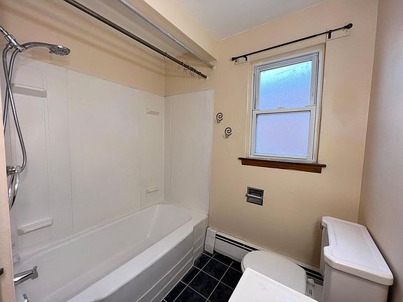 4th image of 65 Eagan Dr APT 2