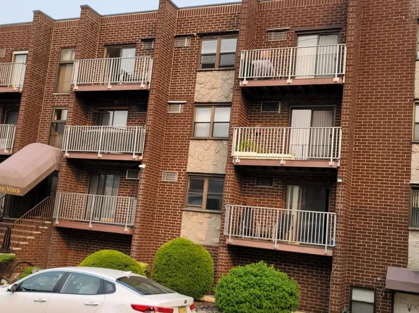 201 12th St APT 21, Palisades Park, NJ 07650
