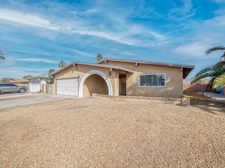 3556 Ruth Dr — Photo 3