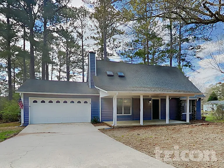 525 Windsor Dr SE — Photo 2