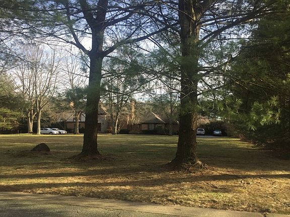 2nd image of 4 High Meadow Ct