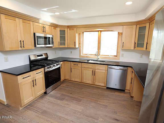 4th image of 2125 River Rd #A
