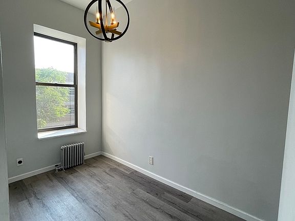 4th image of 121 W 122nd St #3F