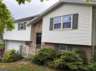 52 Green Acre Rd, Lititz, PA 17543