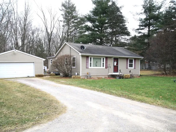 11805 Bueche Rd, Burt, MI 48417