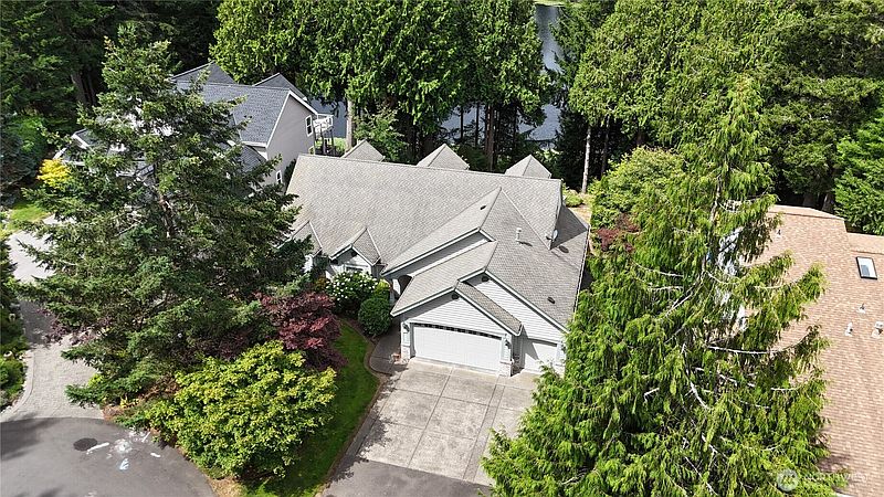 2nd image of 11 Whispering Cedars Court