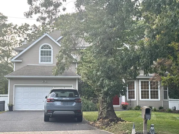 9 Costa Ct, Centereach, NY 11720