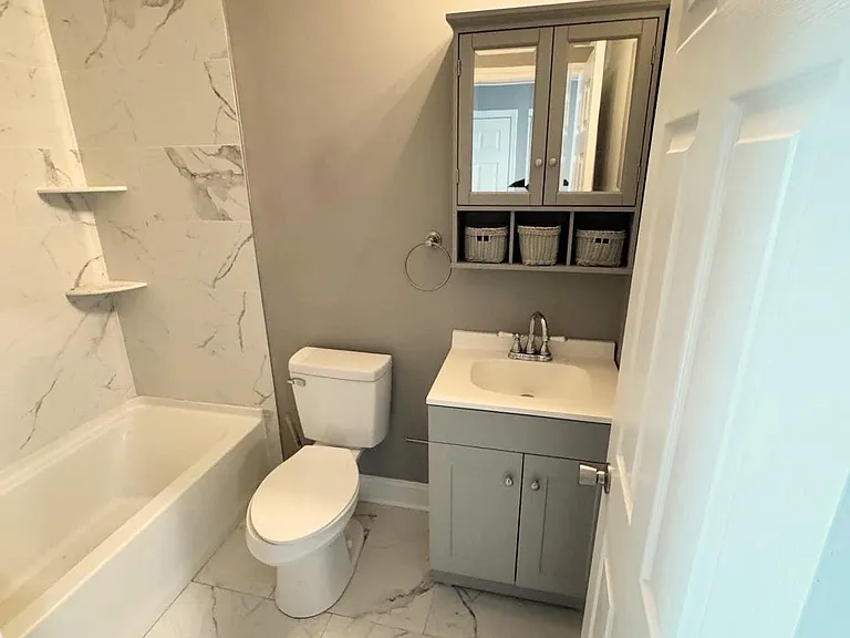 2417 W Jefferson St #2 — Photo 4