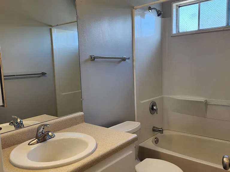 1117 Olive Ave — Photo 9