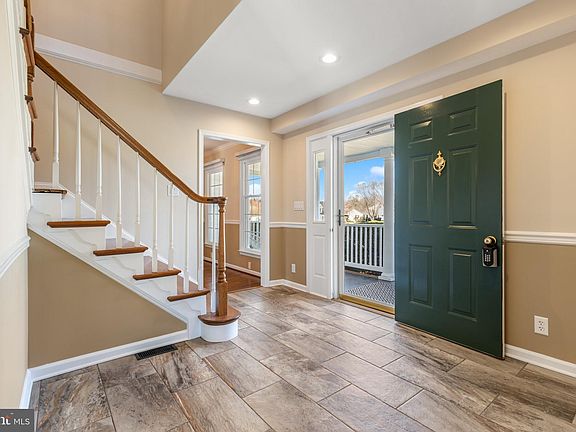 4th image of 100 Remington Ct