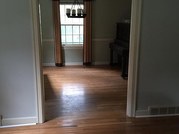 living room/dining room