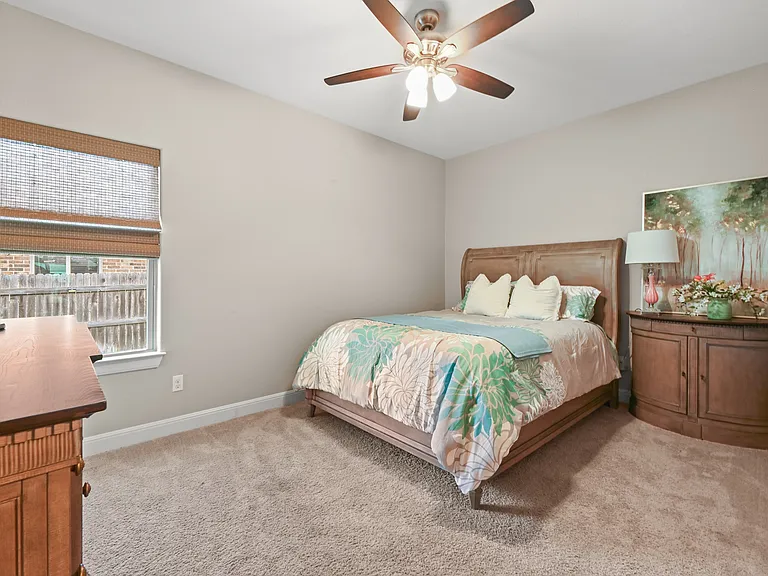 135 Clearwater Way — Photo 27