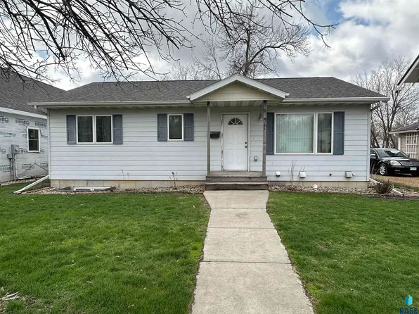 511 W Warren St, Luverne, MN 56156