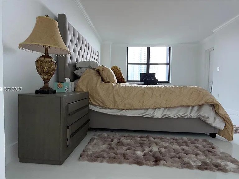 2333 Brickell Ave #614 — Photo 19