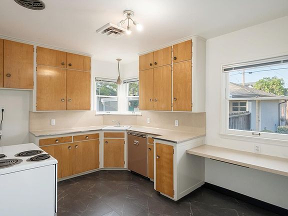4th image of 1543 N Thorne Ave