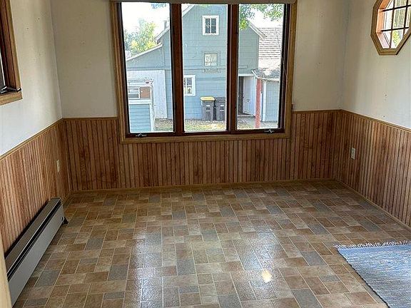 2nd image of 221 W Watonwan St